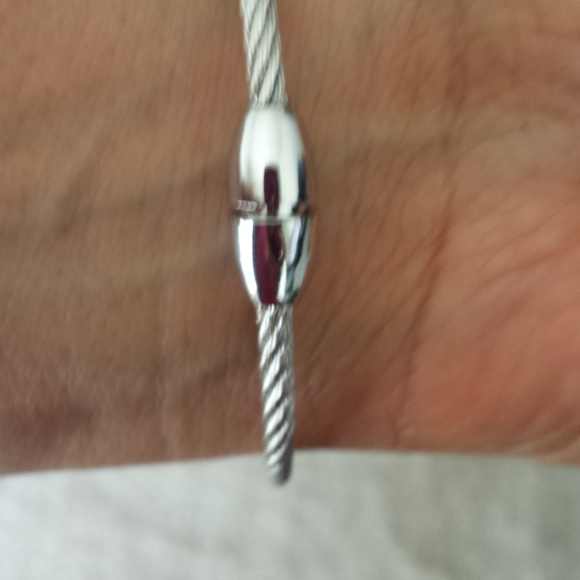 Silver Cable X Bracelet - Picture 3 of 4